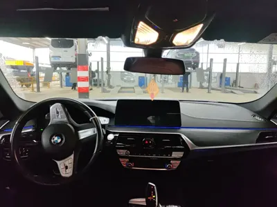BMW 5 Series 2023, 60000 км, за 249800 CNY