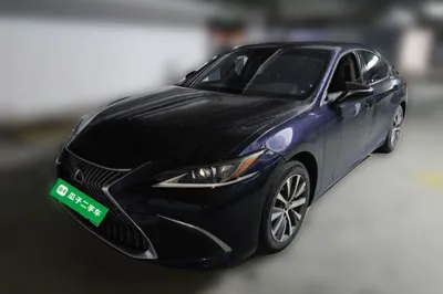 Lexus ES · 2020 год