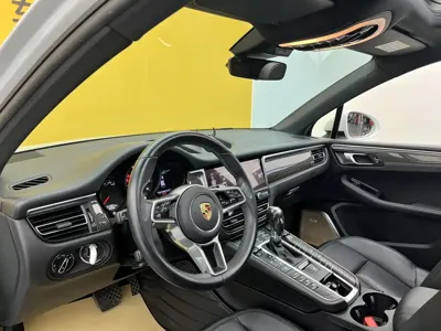 Porsche Macan 2021, 57000 км, за 225000 CNY