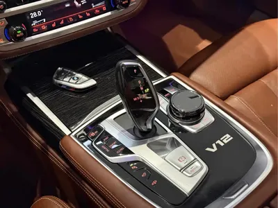 BMW 7 Series 2017, 100000 км, за 379799 CNY - фото 9