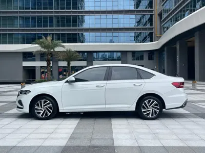 Volkswagen Lavida 2023, 17000 км, за 81800 CNY - фото 2