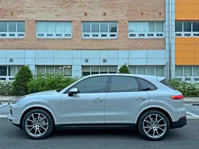 Porsche Cayenne 2023, 64000 км, за 91000000 KRW