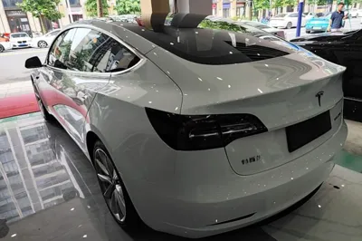 Tesla Model 3 2019, 75800 км, за 109535.68 CNY