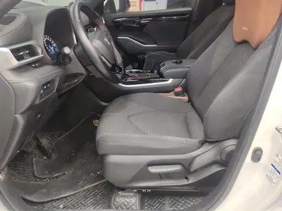 Toyota Crown Kluger 2022, 128500 км, за 179300 CNY - фото 9