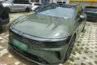 Zeekr 007GT · 2025 год