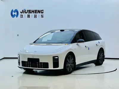 Li Auto 理想i6 · 2025 год