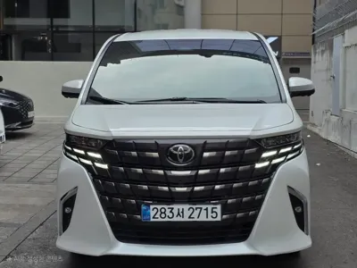 Toyota Alphard · 2025 год
