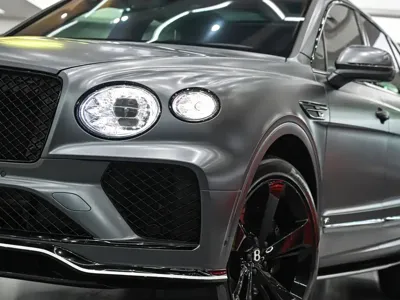 Bentley Bentayga 2021, 15000 км, за 1958000 CNY