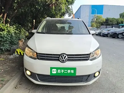 Volkswagen Touran 2015, 149700 км, за 32700 CNY