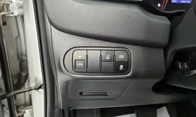 Kia Carens 2015, 146514 км, за 7500000 KRW - фото 16