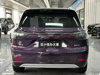AITO 问界 AITO M9 2026, 5200 км, за 458000 CNY