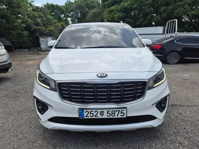Kia Canival 2019, 157930 км, за 12500000 KRW