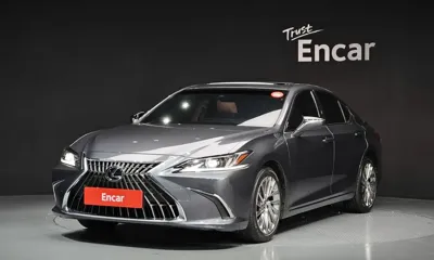 Lexus ES · 2023 год