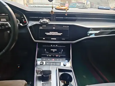 Audi A6L 2021, 137900 км, за 163900 CNY - фото 9