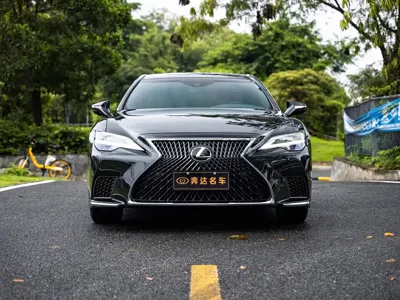 Lexus LS 2023, 50700 км, за 479600 CNY
