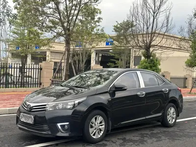 Toyota Corolla · 2015 год