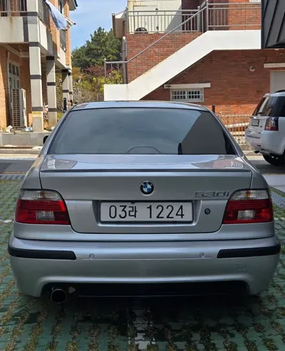 BMW 5-Series 2002, 215000 км, за 9600000 KRW