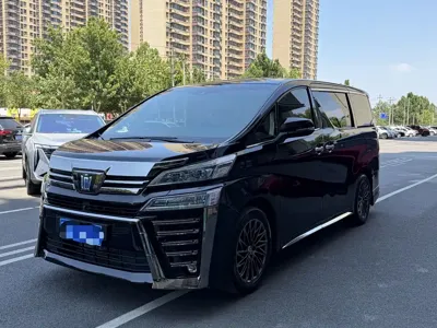 Toyota Vellfire · 2023 год