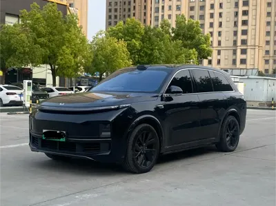 Li Auto Li L8 · 2022 год