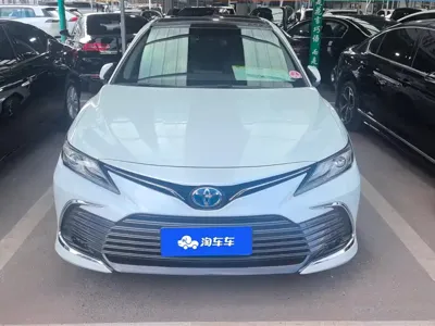 Toyota Camry 2023, 69600 км, за 123000 CNY
