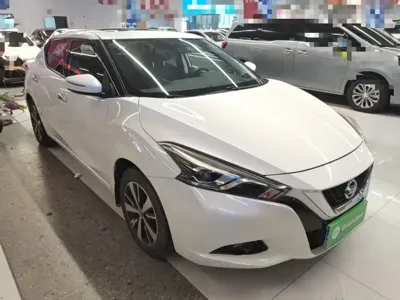 Nissan Bluebird 2019, 59100 км, за 40300 CNY