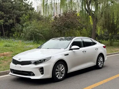 Kia K5 · 2016 год