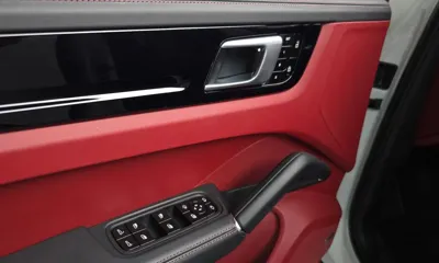 Porsche Cayenne 2020, 21670 км, за 88900000 KRW - фото 24