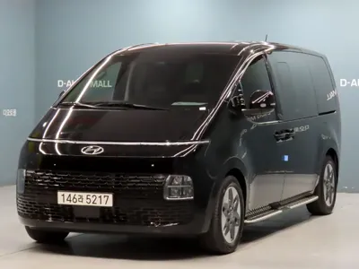 Hyundai Staria · 2023 год