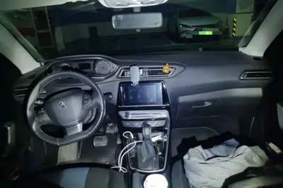 Peugeot 308 2018, 155900 км, за 25449.27 CNY - фото 10