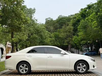 Toyota Reiz 2015, 106000 км, за 53800 CNY