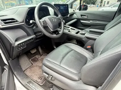 Toyota Sienna 2022, 33000 км, за 228000 CNY - фото 9