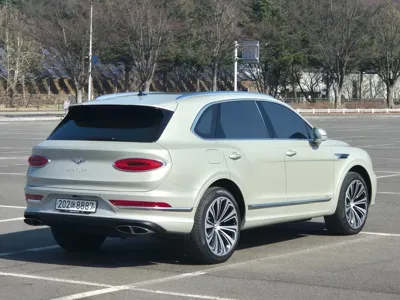 Bentley Bentayga 2023, 19000 км, за 243000000 KRW