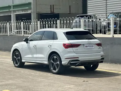 Audi Q3 2021, 28000 км, за 113000 CNY