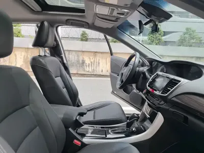 Honda Accord 2016, 120000 км, за 71800 CNY - фото 12