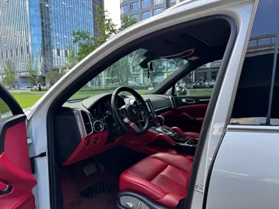 Porsche Cayenne 2015, 90000 км, за 158000 CNY