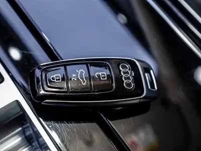 Audi Q8 2023, 59200 км, за 378000 CNY - фото 15