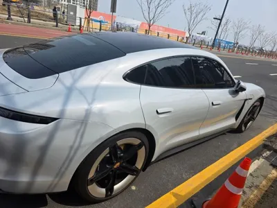 Porsche Taycan 2025, 17500 км, за 156820000 KRW