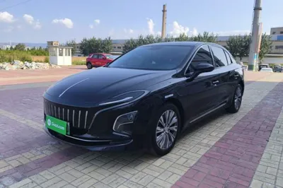 Hongqi E-QM5 · 2022 год