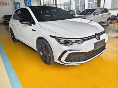 Volkswagen Golf 2022, 42000 км, за 118800 CNY