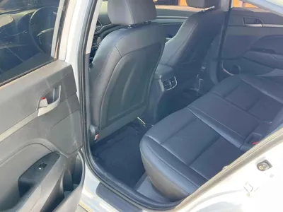 Hyundai Avante 2017, 130000 км, за 8900000 KRW - фото 9