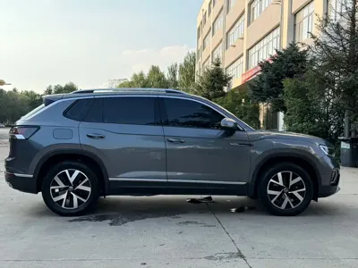 Volkswagen Tayron 2022, 36000 км, за 187800 CNY