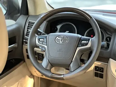 Toyota Land Cruiser 2020, 60000 км, за 795800 CNY - фото 23