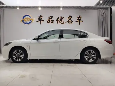 Honda Accord 2015, 50000 км, за 44800 CNY