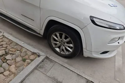 Jeep Cherokee 2017, 132000 км, за 53656.37 CNY - фото 5