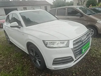 Audi Q5L 2020, 102500 км, за 129300 CNY