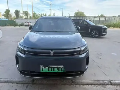 AITO 问界 AITO M7 2025, 27000 км, за 182000 CNY