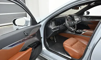 BMW 7-Series 2024, 35463 км, за 100000000 KRW - фото 11