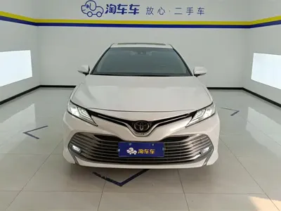 Toyota Camry 2020, 71700 км, за 98800 CNY