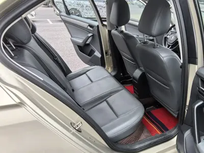 Volkswagen Bora 2019, 80000 км, за 33800 CNY - фото 16