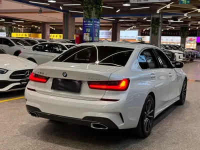 BMW 3 Series 2022, 60000 км, за 148800 CNY